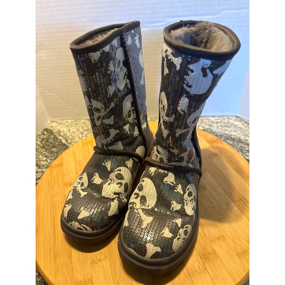 I Heart UGG Kids Skull Crossbones Sequin Boots Grey Silver 1007241 Size 4